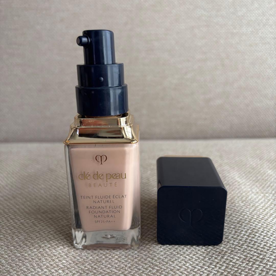 クレ・ド・ポー ボーテ タンフリュイドエクラナチュレル ピンクオークル10