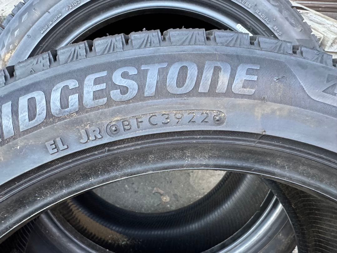 【美品】ブリザック vrx3 225/50R17 スタッドレスタイヤ②