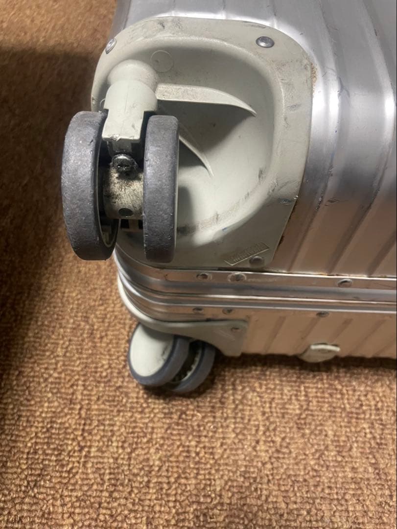 リモワスーツケーストパーズ 82L 4輪　932.70