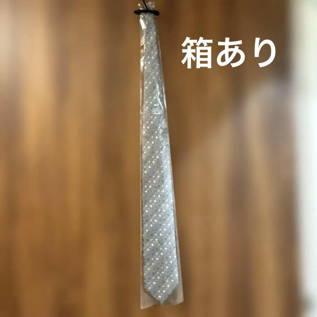 シルク製グレー花柄ネクタイ　ルイヴィトン