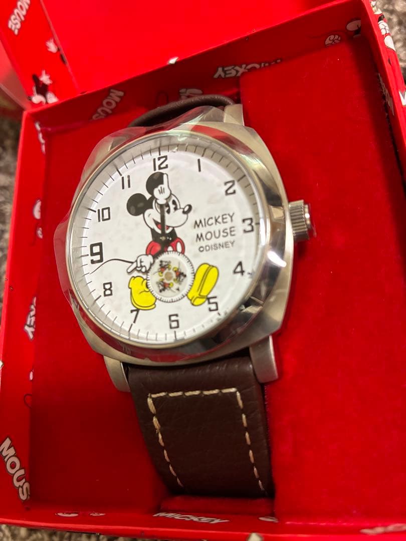 1月5日まで限定価格‼️ミッキーマウス 腕時計 レザー