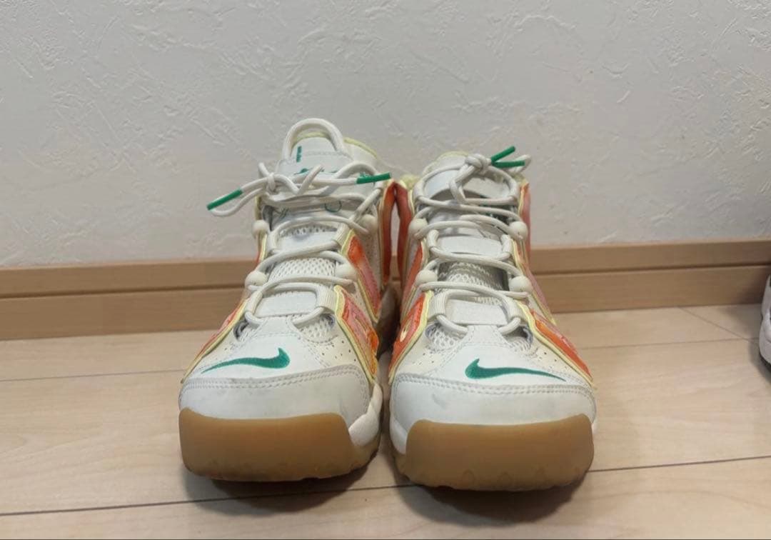 FB7702-100 NIKE モアアップテンポ 23.5cm GS モアテン