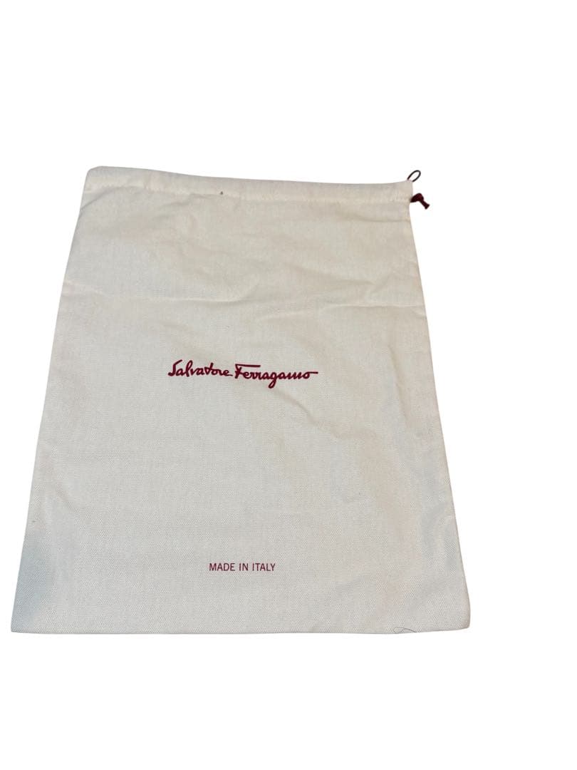 ゆちゃ　美品 フェラガモ VIVA 5黒 パンプス