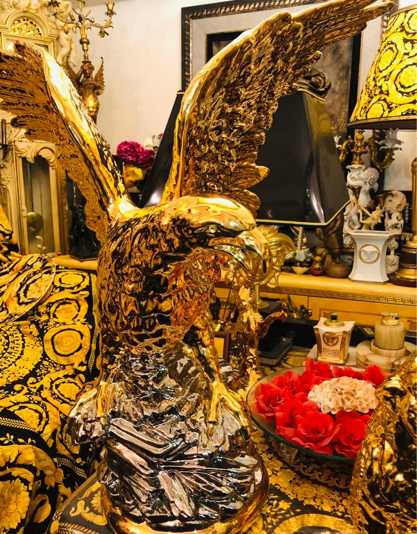 ★ ☆超豪華 TREA 金色の装飾品★ イタリア製　　検：シリック　ヴェルサーチ