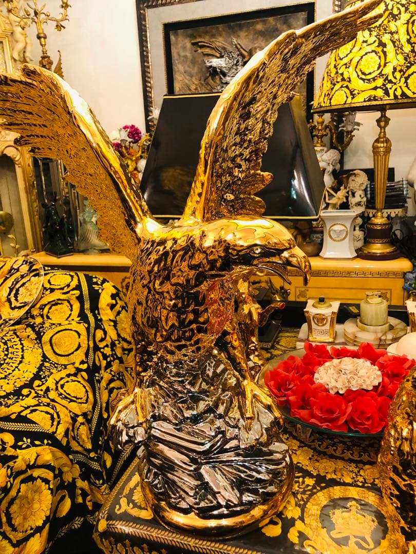 ★ ☆超豪華 TREA 金色の装飾品★ イタリア製　　検：シリック　ヴェルサーチ