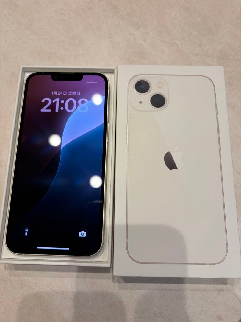 Apple iPhone 13 128GB ホワイト 本体 背面割れ