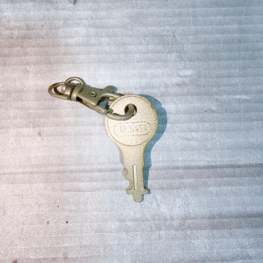 RIMOWA リモワ トパーズ　スーツケース 70L ４輪 アルミ製シルバー　青