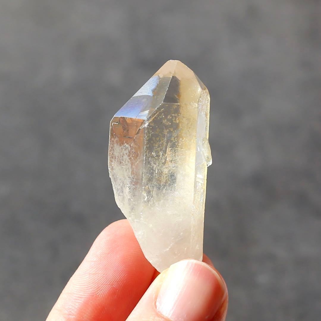 ゴールデンヒーラー クォーツ 原石 水晶 鉱物 希少石 天然石