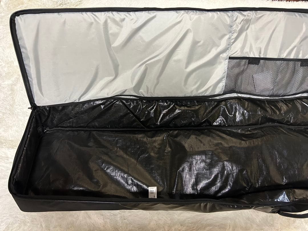 新品未使用 パタゴニア ブラックホールスノーローラー スノーボード スノーバッグ