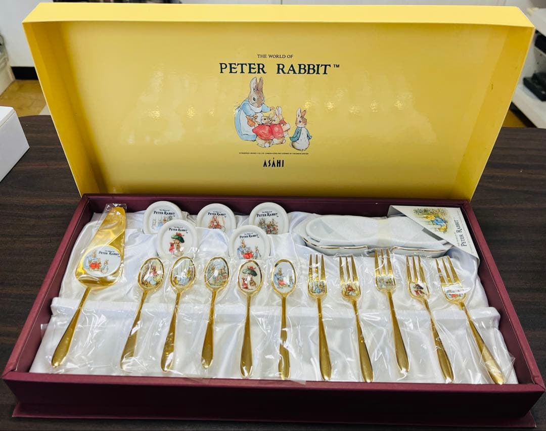 【今がお買い得】送料無料＆新品・未使用 ピーターラビット カトラリーセット