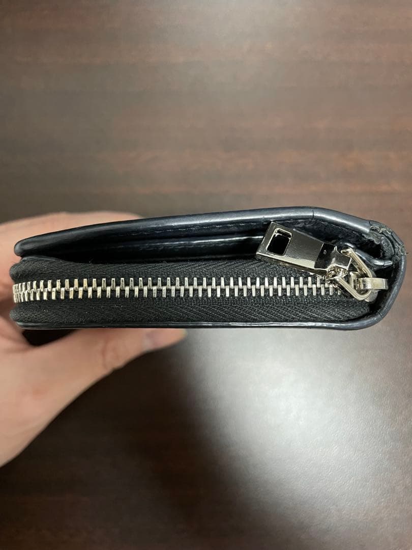 サンローラン　 二つ折り財布　ウォレット　メンズ　ウィメンズ レザー 黒