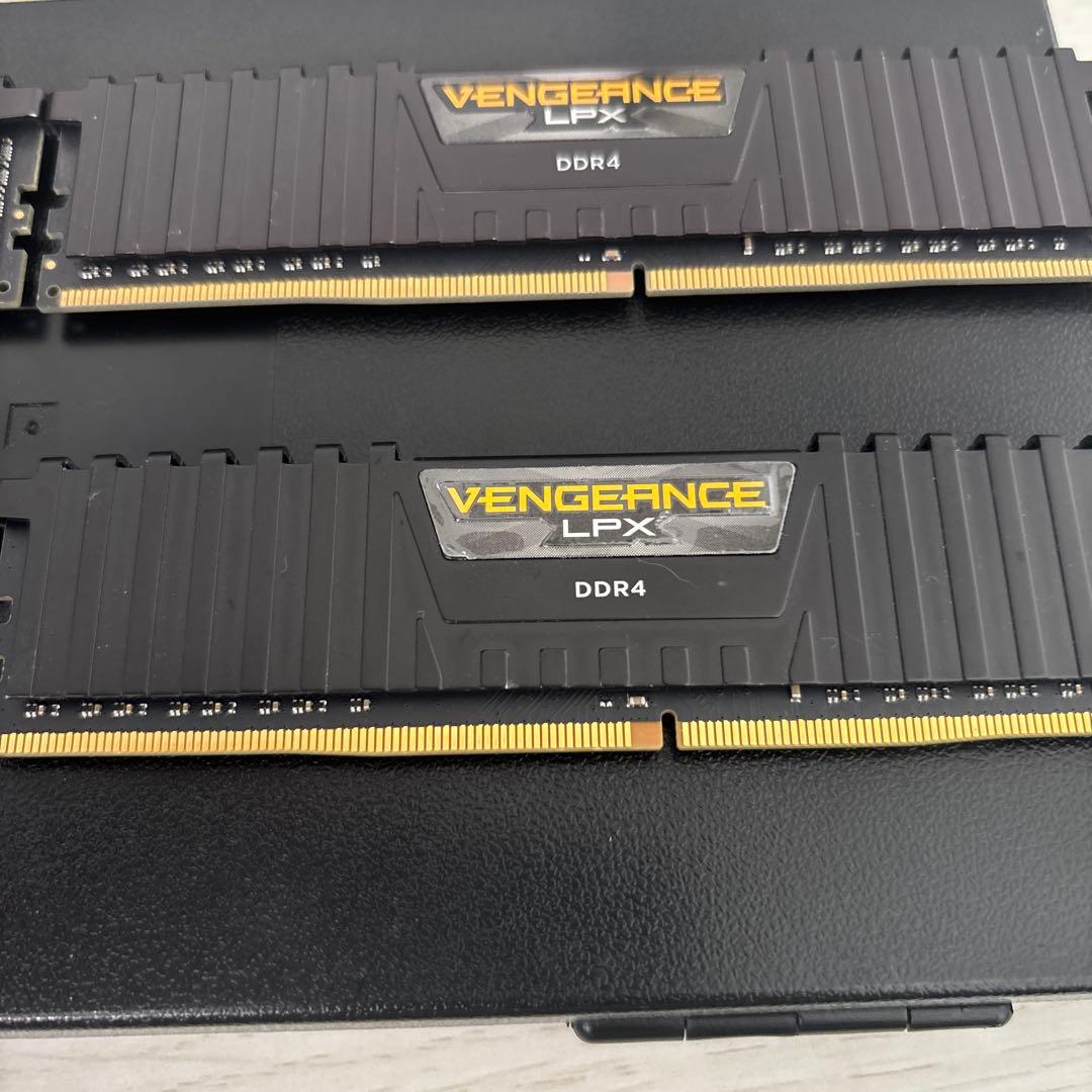 う*ん様 Corsair DDR4メモリ-3200MHz 32GB ［8GB×4