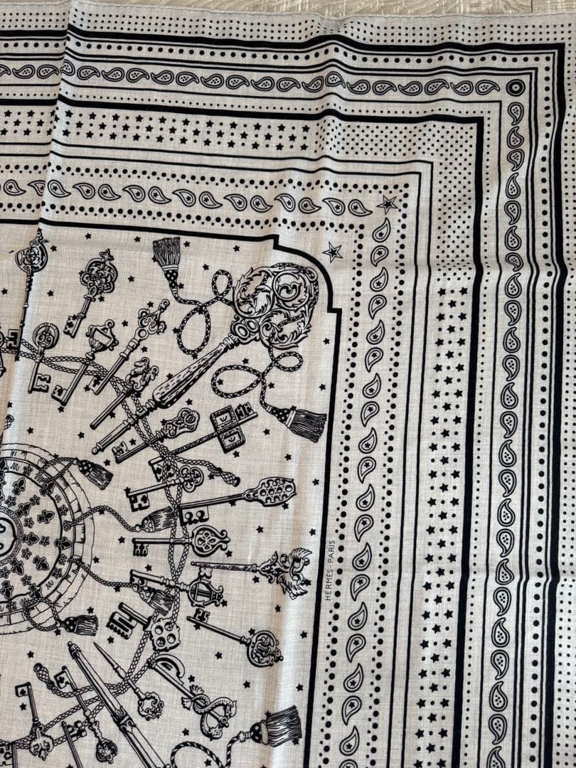 良品　エルメス　20AW LES CLES　レクレ バンダナ カレジェアン140