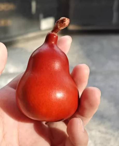 包漿玉化した赤い皮の古いひょうたん