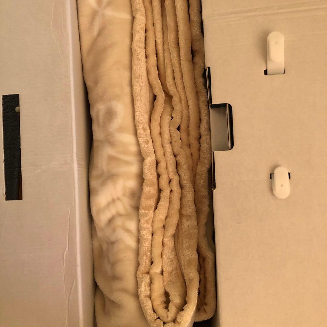 Rady クリーム色 ブランケット 毛布 箱付き
