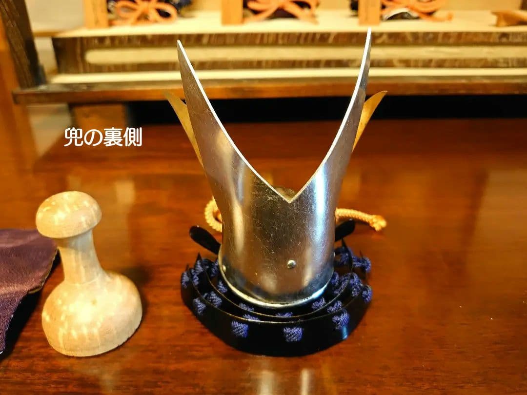 日本の伝統的な兜飾り 12体セット