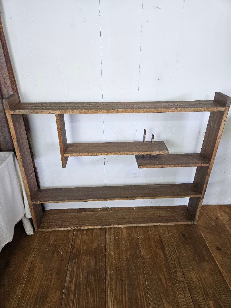 日本のアンティーク 古い木製のオープンラック ウォールシェルフ 飾り棚