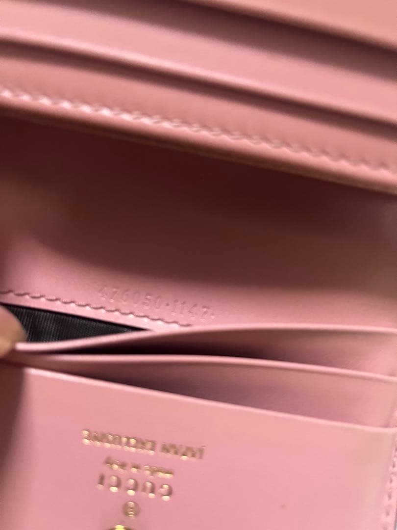 GUCCI グッチ　二つ折り財布 ピンク さくらんぼ