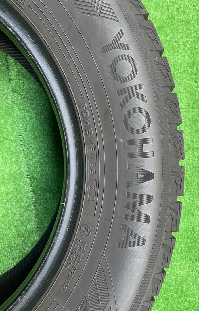 215/65R16 ヨコハマ スタッドレスタイヤ　4本セツト