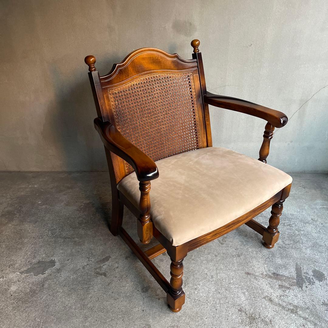 オールドカリモク　コロニアルビンテージアームチェア　本革座面張り替え