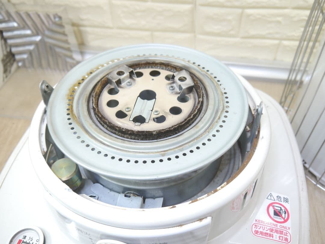 ◆極美品★2013年製だけど❤コロナ　ホワイト 石油ストーブ 安全ガード付き