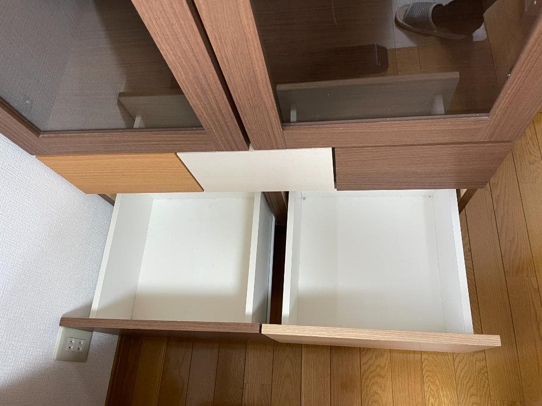 ニトリ　本棚　キャビネット 飾棚 書棚 食器棚　大型　両開き　棚板可動式