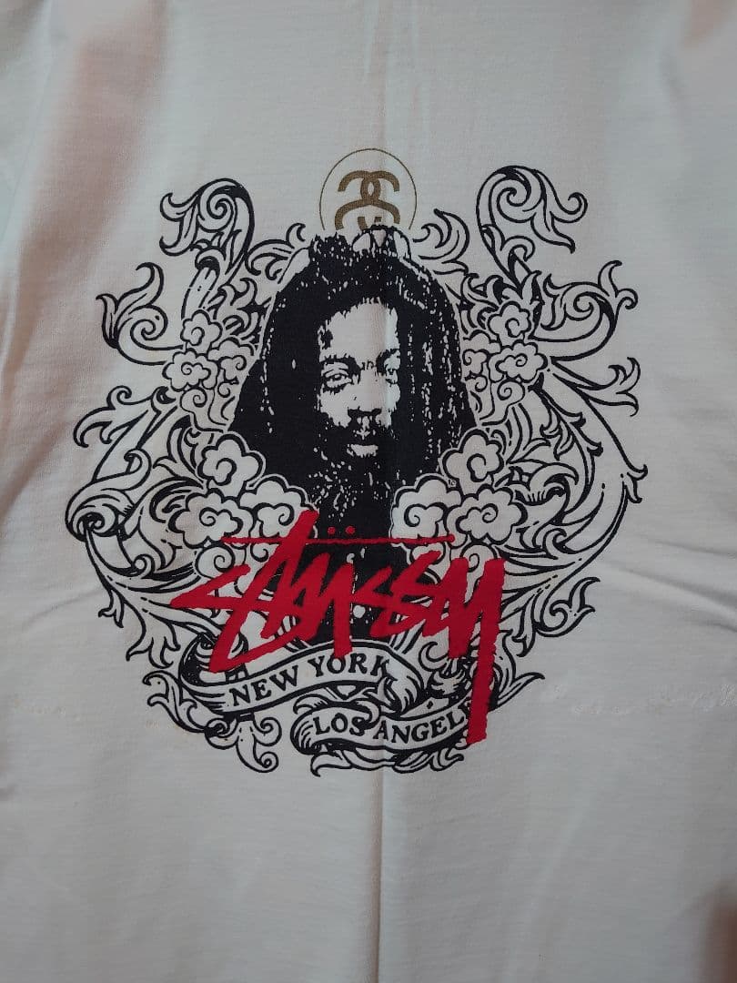 STUSSYのTシャツ