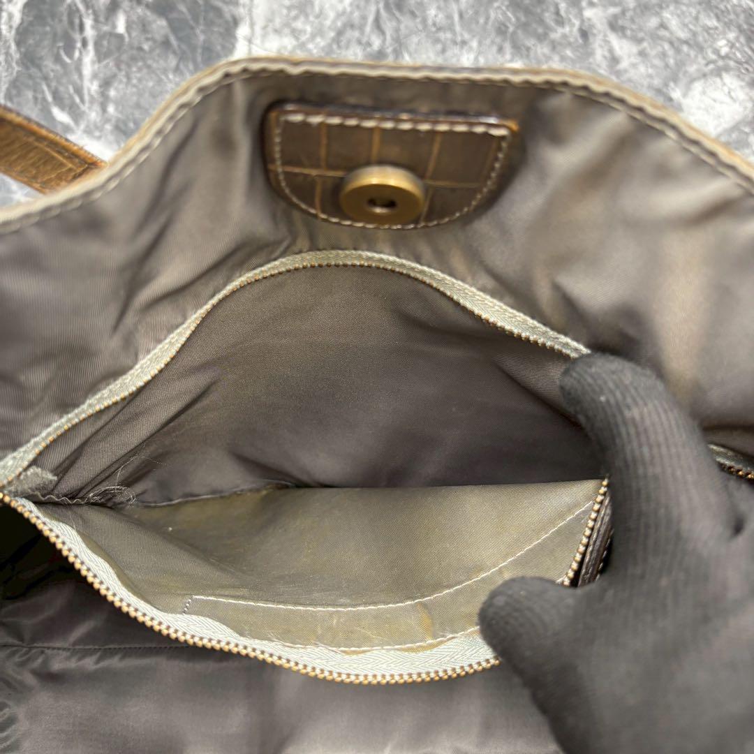 FELISI フェリージ　トートバッグ　カーキ　型押し　オールレザー