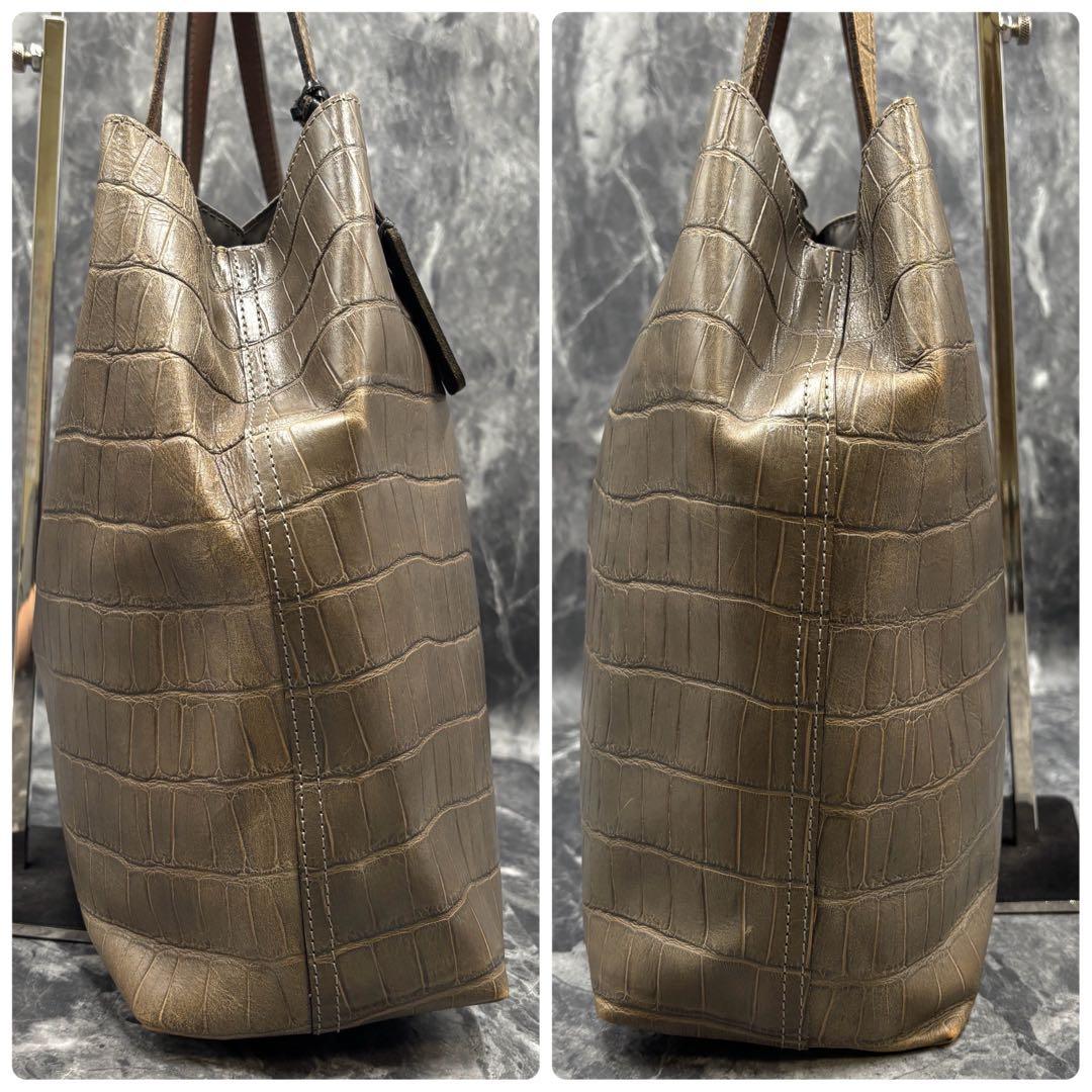 FELISI フェリージ　トートバッグ　カーキ　型押し　オールレザー