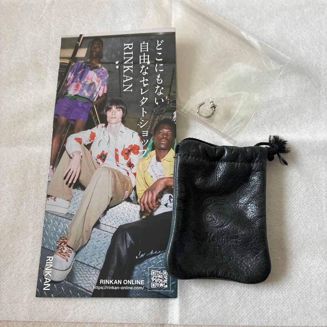 レナードカムホート　レイブンフープピアス