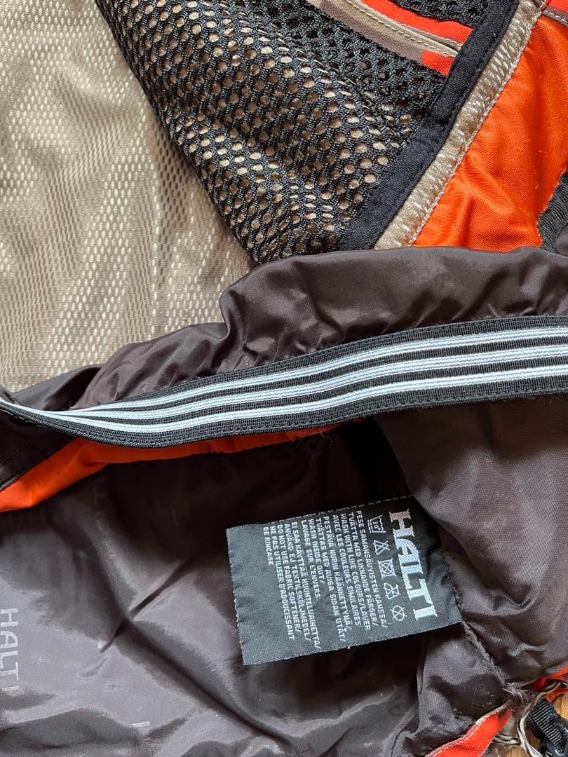 北欧　HALTI ハルチ　スキーウェア上下　日本サイズＭ　暖かさバツグン