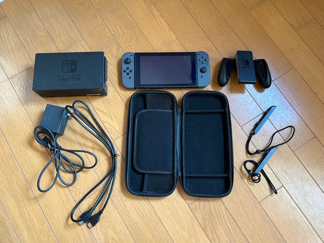 Nintendo Switch 本体 充電器・ケース付き