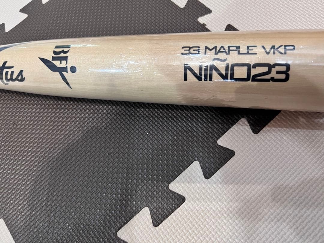 ビクタス木製バットBFJマーク入り