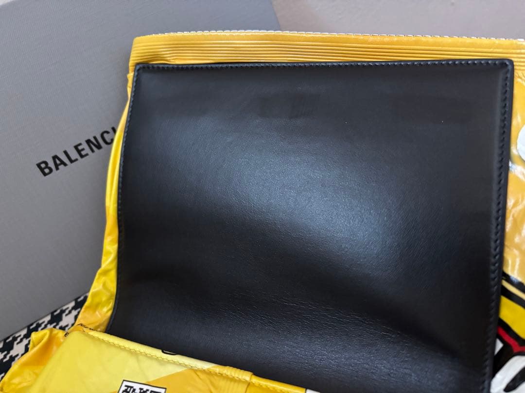 BALENCIAGA チップス クラッチウォレット グロッシーカーフスキン