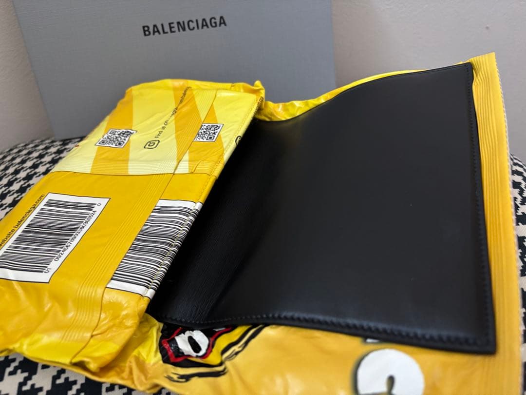 BALENCIAGA チップス クラッチウォレット グロッシーカーフスキン