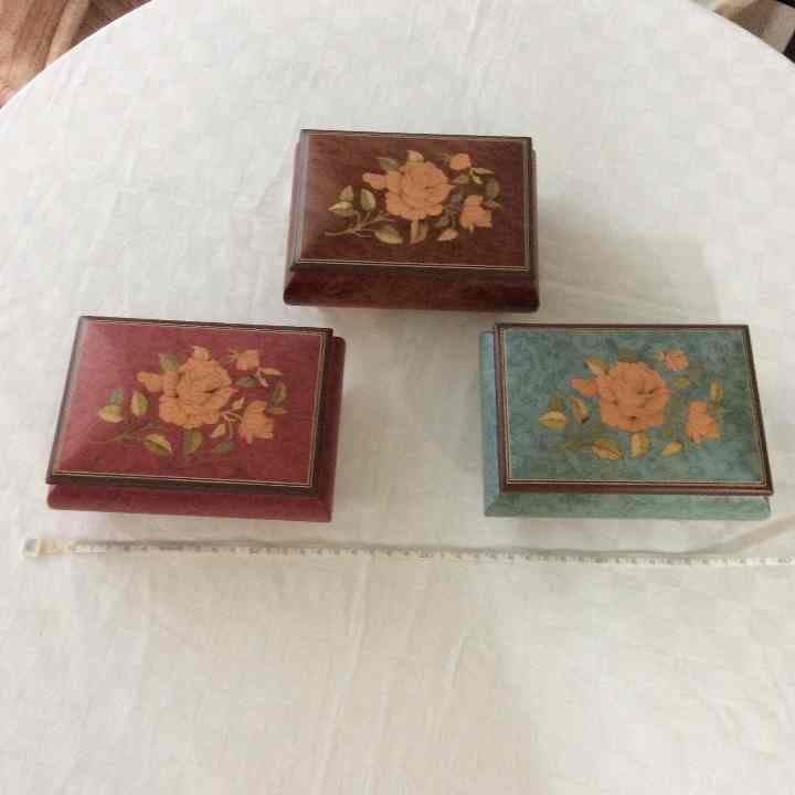 イタリア製宝石小物入れオルゴール2種類