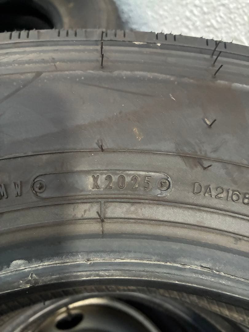 195/85R16 タイヤ 114/112N LT2025年製　　①