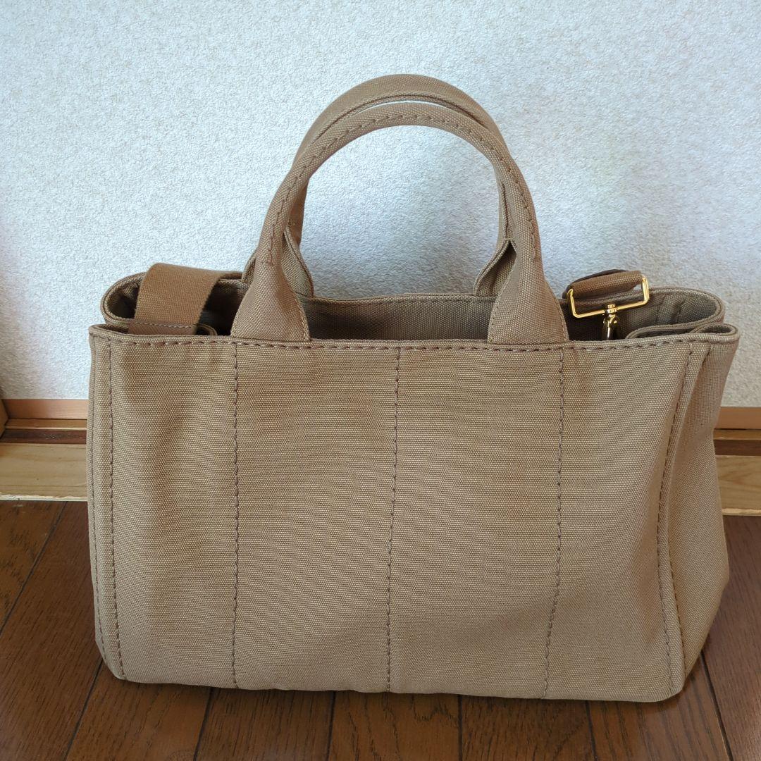 PRADA ベージュ トートバッグ