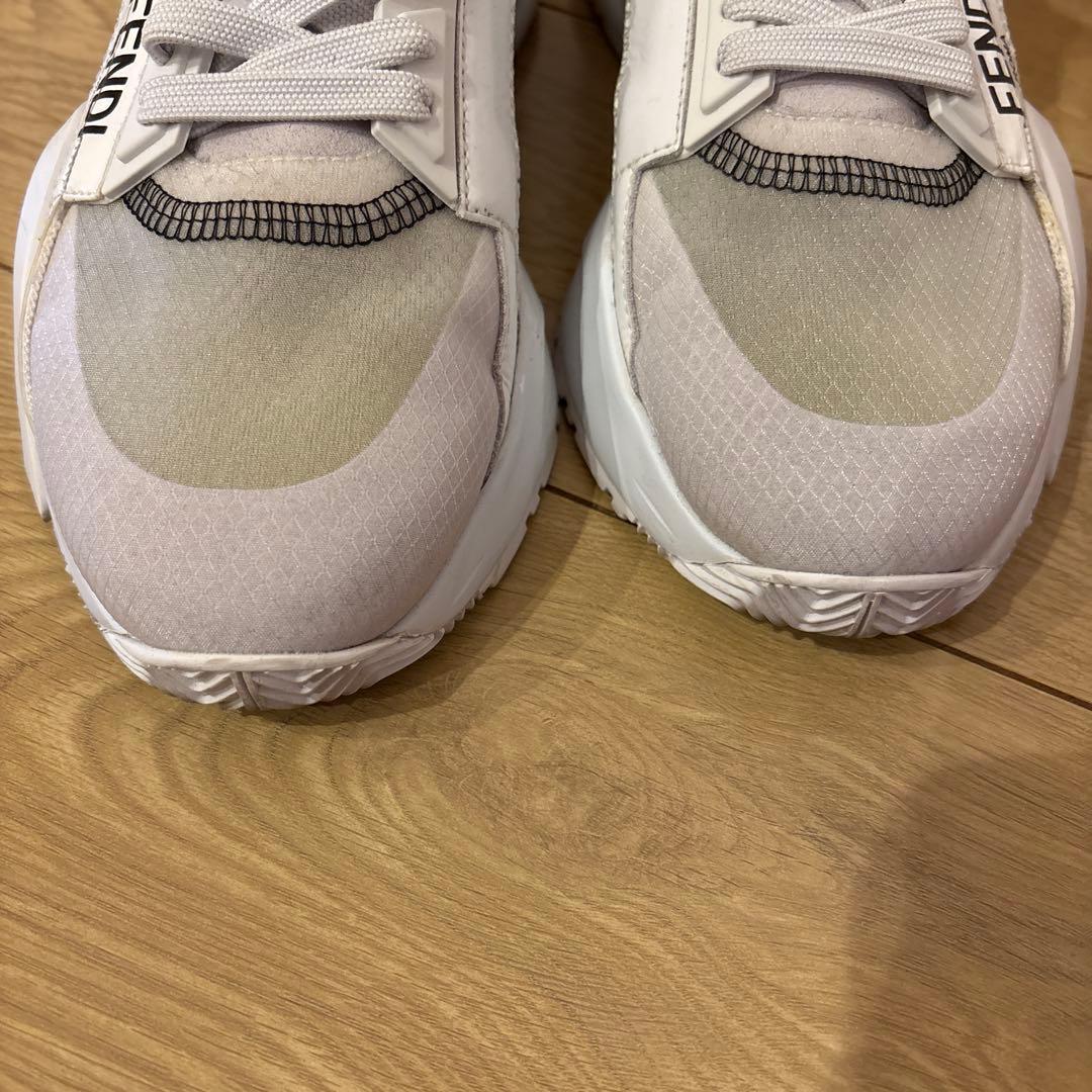 fendiflow スニーカー　レディース　FENDI フロー