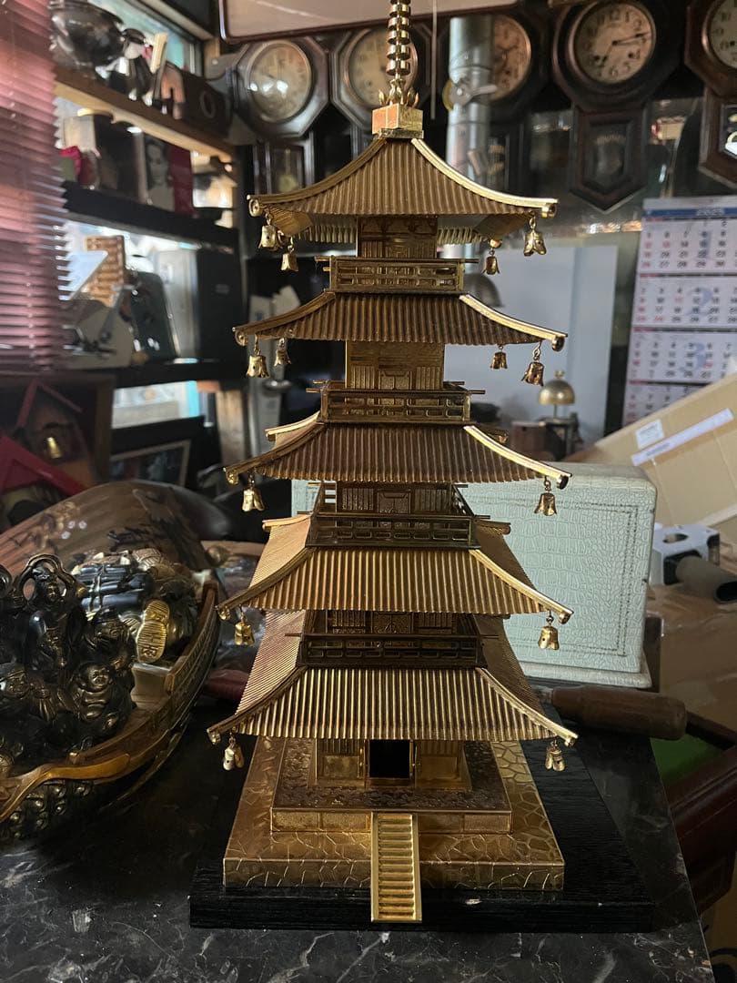 高岡銅器五重の塔、五重の塔、金の五重の塔、金色五重の塔、鉄製に金