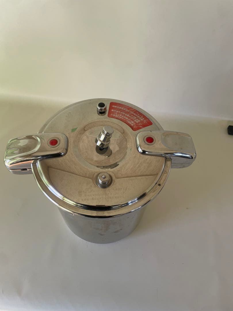 大容量 ステンレス圧力鍋 安全ロック付き