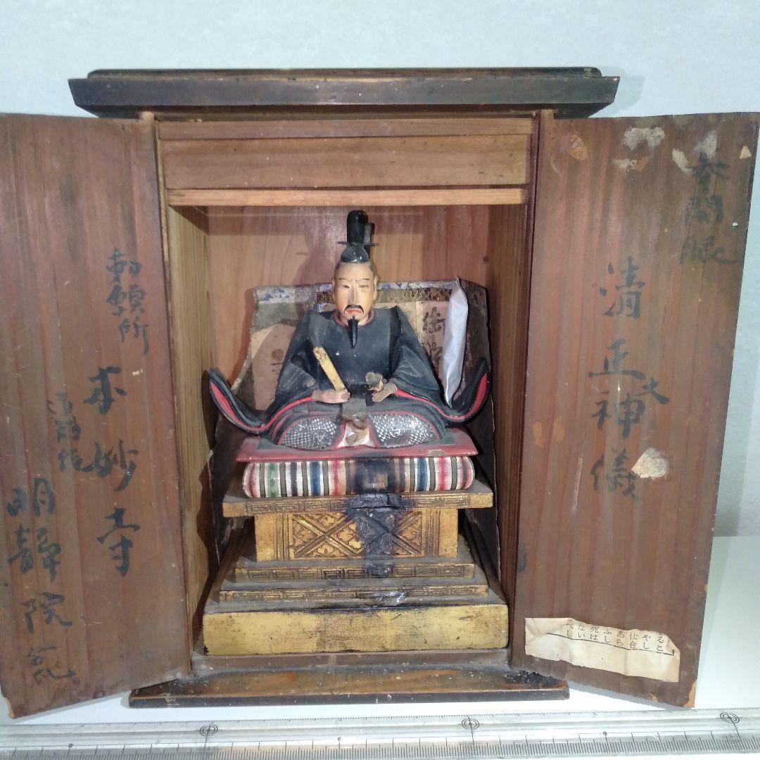武士の置物　木製　扉付き木製箱付き １体