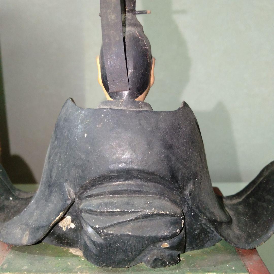 武士の置物　木製　扉付き木製箱付き １体