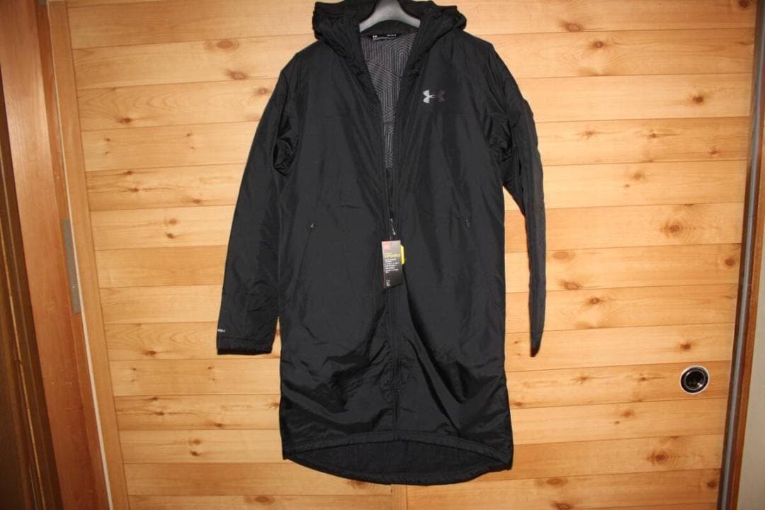 MD　黒　アンダーアーマー中綿入りウインドブレーカーベンチコート 1305629