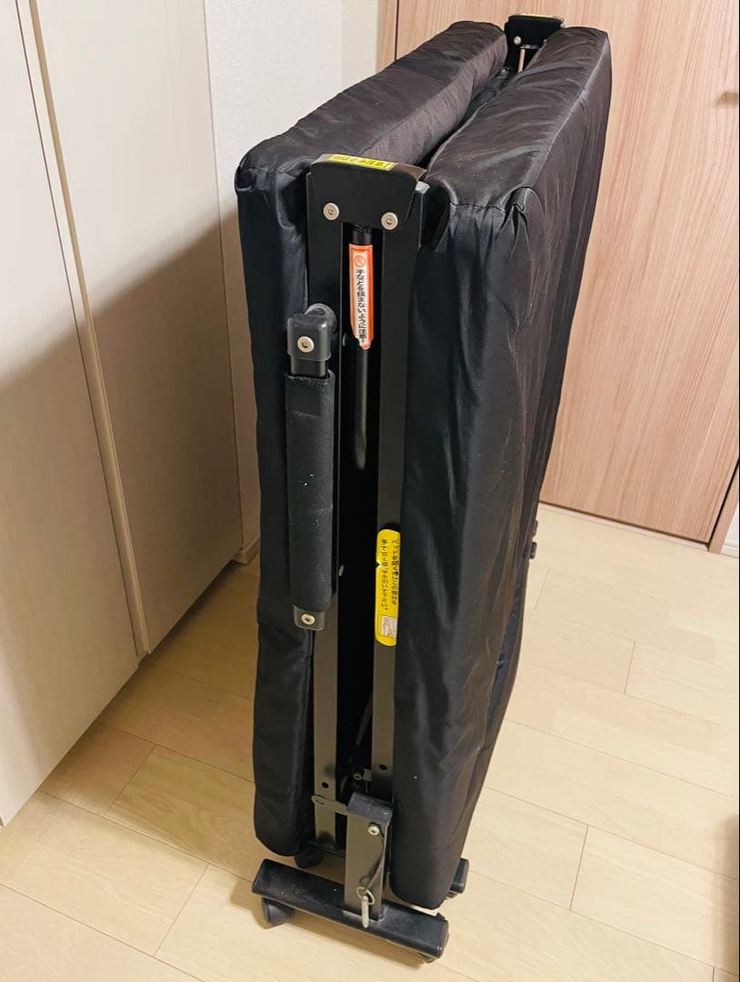 【東京手渡し可】折りたたみベッド ブラック キャスター付き　ニトリ