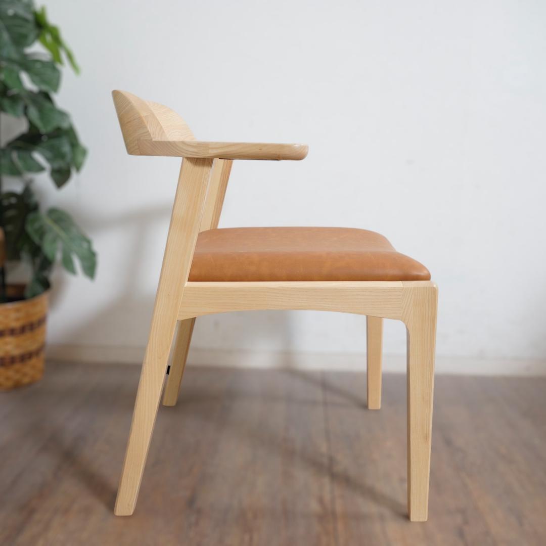 1脚【新品】天然木　ダイニングチェア　北欧　韓国　スタイリッシュ　アウトレット