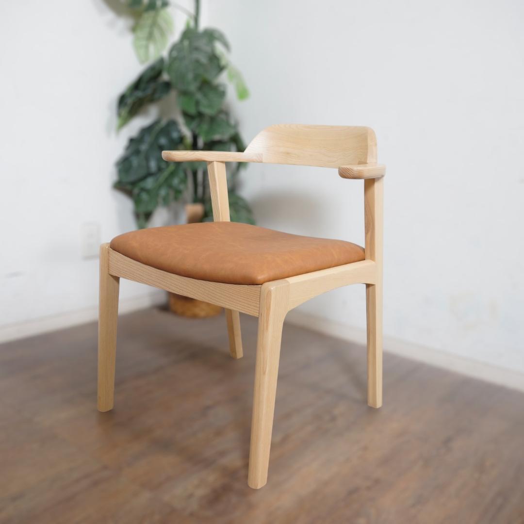 1脚【新品】天然木　ダイニングチェア　北欧　韓国　スタイリッシュ　アウトレット