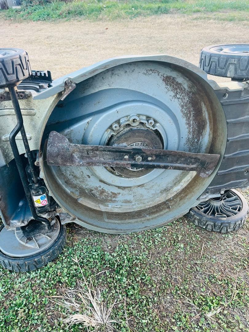 マキタ 18V+18V→36V充電式芝刈機MLM533DZ