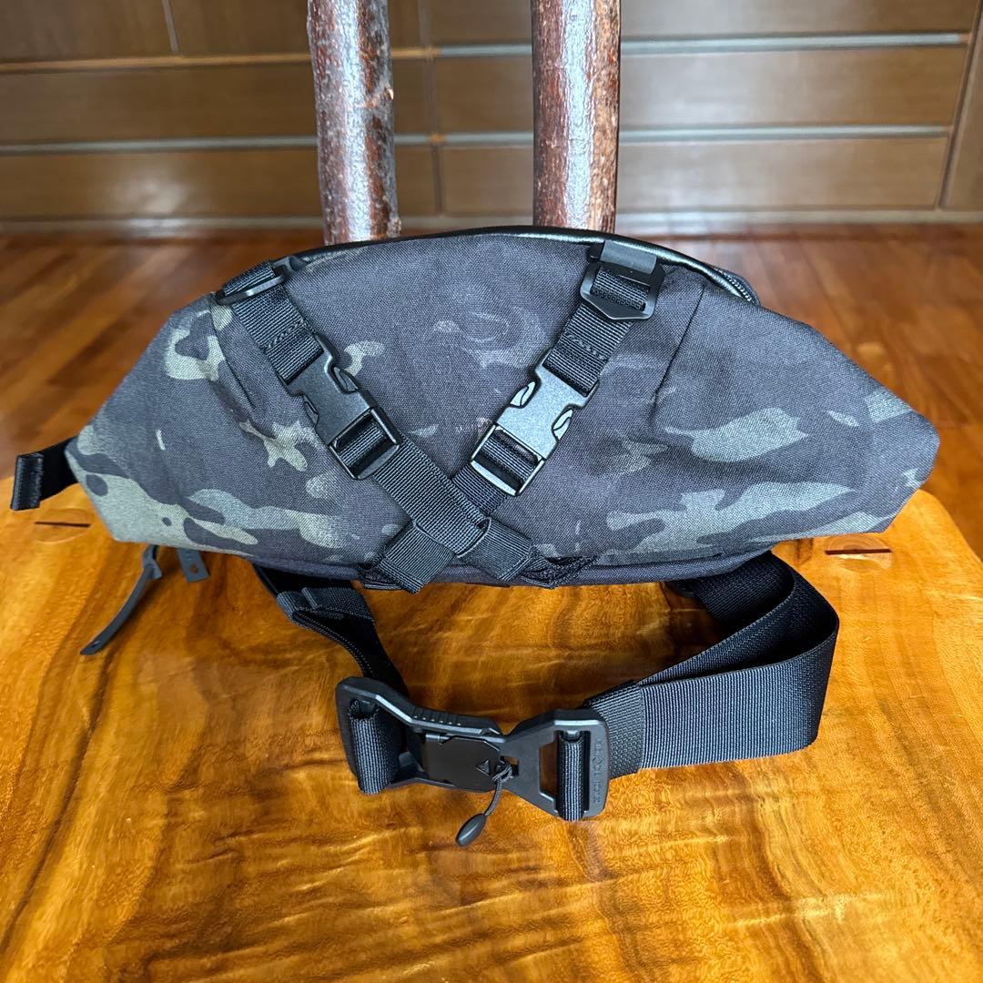 Code of bell カモフラージュ ボディバッグ