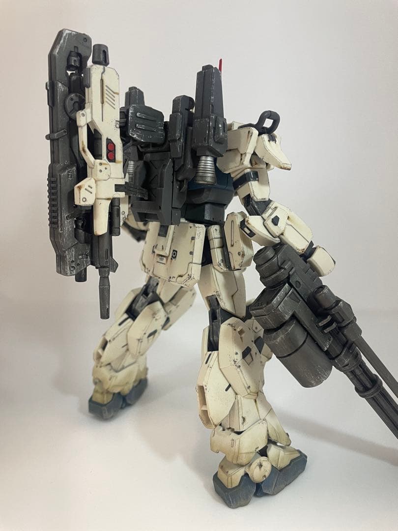 【完成品】海外プラモデルHG 1/144 Ez8イージーエイト